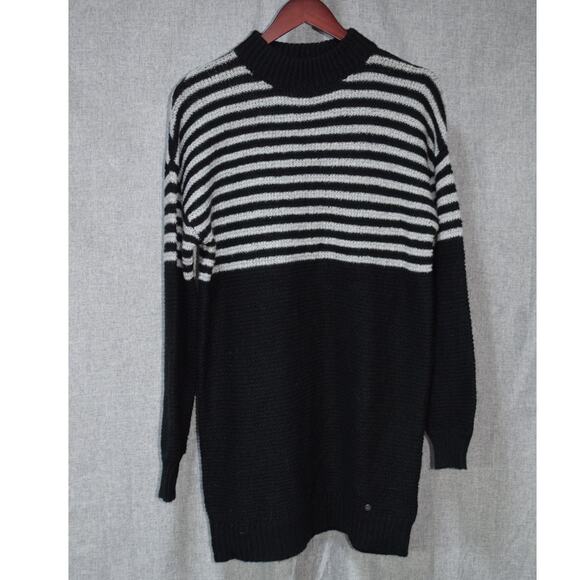 Volcom Black & White Striped Sweater Size Small - Picture 1 of 4